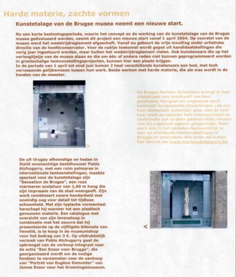 Voorstelling van glascreaties van Marleen Dotselaere in "De Etalage" van het Groeningemuseum te Brugge